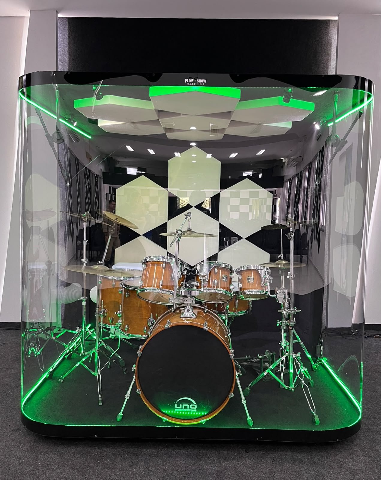 Cabine Acústica Frontal Gold Móvel